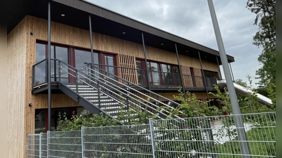 Nach vielmonatiger Verspätung wegen des Wasserschadens konnte das Kinderhaus Kunterbunt eröffnen. (Foto: pst)