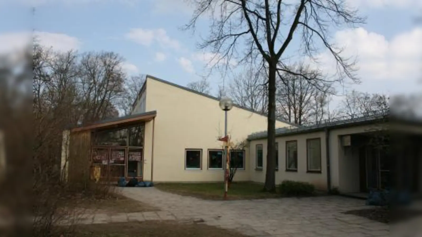 Der Hort in der Camerloherstraße wird abgerissen, an seiner Stelle soll ein neuer Pavillon entstehen. Neue Hortplätze wird es jedoch nicht geben. (Foto: tg)
