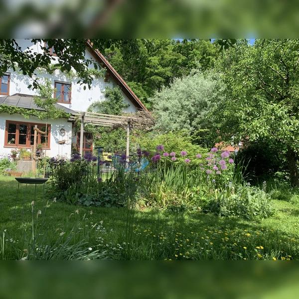 Die Besucherinnen und Besucher erwartet eine Vielfalt an gestalteten Grünanlagen. (Foto: Landratsamt Freising)