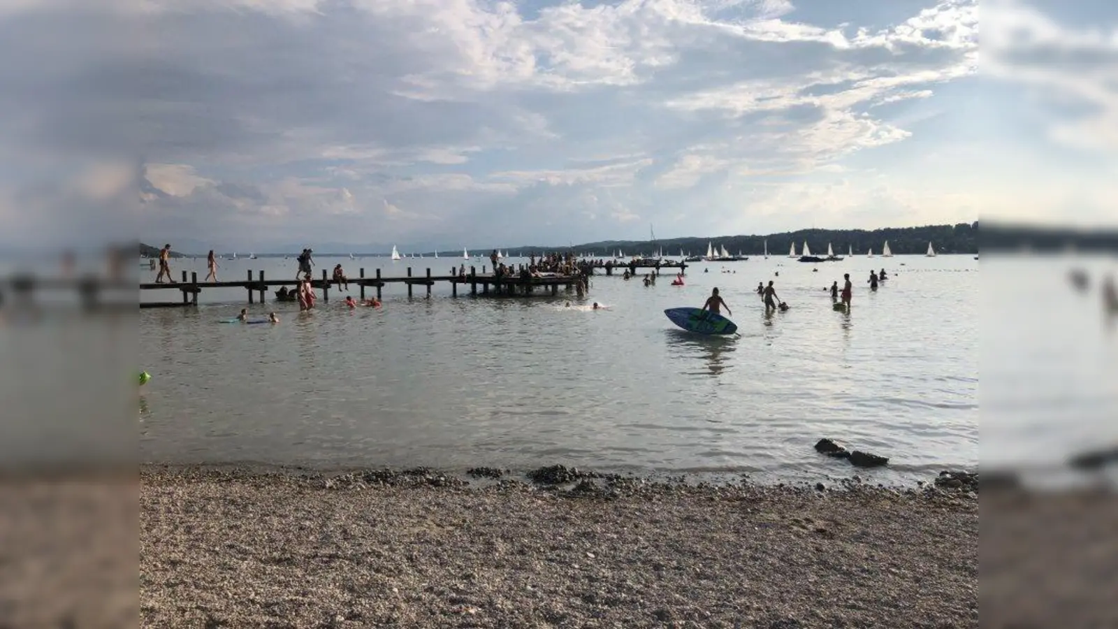 Sonnenanbeter und Badebegeisterte strömen im Sommer regelmäßig in Scharen an das Badegelände in Percha. Für einen Münchner endete der Ausflug an den Starnberger See allerdings weniger erfreulich. Diebe entwendeten ihm seinen Sportwagen während er beim Baden war. (Foto: pst)