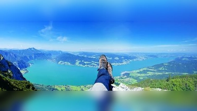 Wer sich am Attersee in die Höhe wagt, wird mit einem traumhaften Blick auf den größten Binnensee Österreichs belohnt. (Foto: pi)