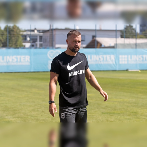 Meisterschaft in Greifweite: Löwen-Ausbilder Felix Hirschnagl.  (Foto: Anne Wild)