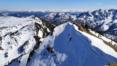 Selbst Ende April präsentierten sich die bayerischen Alpen noch mit reichlich Schnee. (Foto: Stefan Dohl)