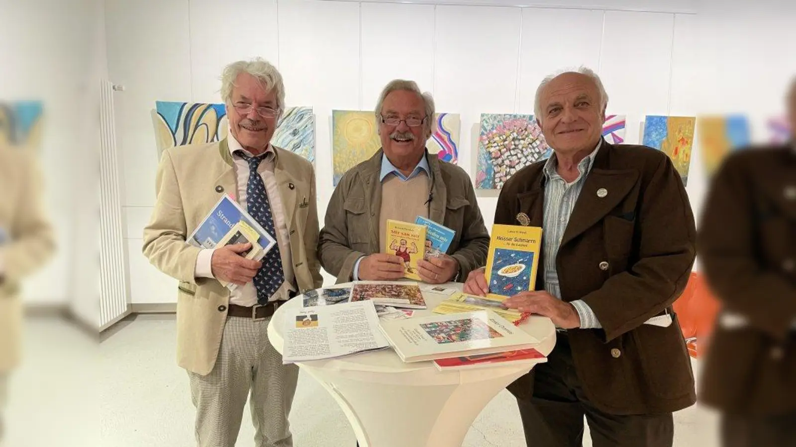 Ihre Leidenschaft ist die Poesie, v.l.: Herbert Hanko, Helmut Pfundstein und Ludwig M. Brandl. (Foto: pst)
