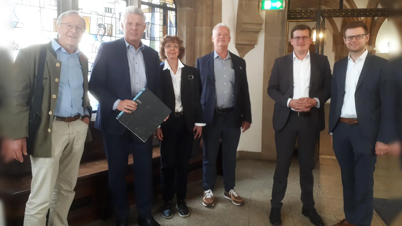 Von links nach rechts: Thomas Mühlbauer, OB Dieter Reiter, Xenia Weimann, Gerhard Forster sowie die Stadträte Fabian Ewald und Jens Luther. (Foto: privat)