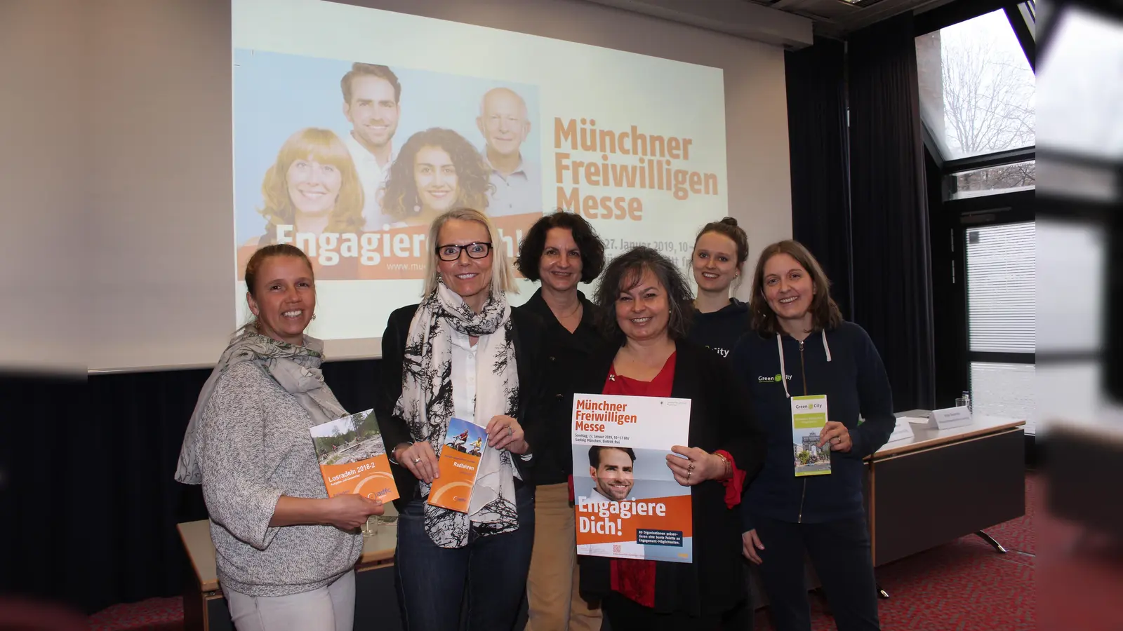 "Engagiere Dich!" Sie machen es vor und fordern dazu auf: Antje Wagner, Martina Tollkühn (beide ADFC), Gerlinde Wouters, Sandra Elena Bauer (beide FöBE), Tammy Schmidt und Katja Stemmler (beide Green City e.V., v. li.). (Foto: cr)