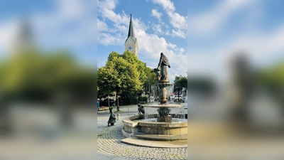 Rund um den Marktplatz von Holzkirchen ist am kommenden Sonntag jede Menge geboten. (Foto: hw)