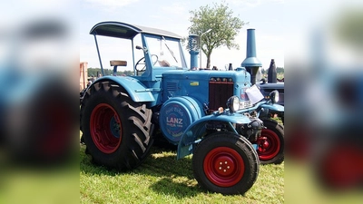 Beim Oldtimer-Treff werden historische Motorräder und Bulldogs gezeigt.  (Foto: VA)