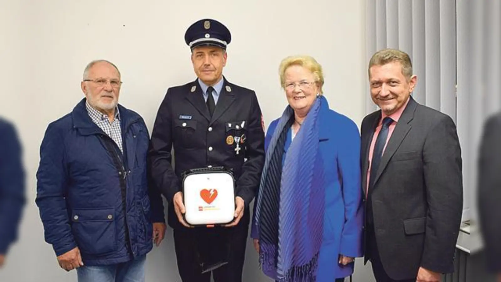 Beirat Ewald Wagner, Kommandant Markus Mende, Bürgermeister und Stiftungsvorstand Klaus Korneder und Stiftungsratsvorsitzende Hannelore Kerbl (v.l.).	 (Foto: Wolfgang Mende)