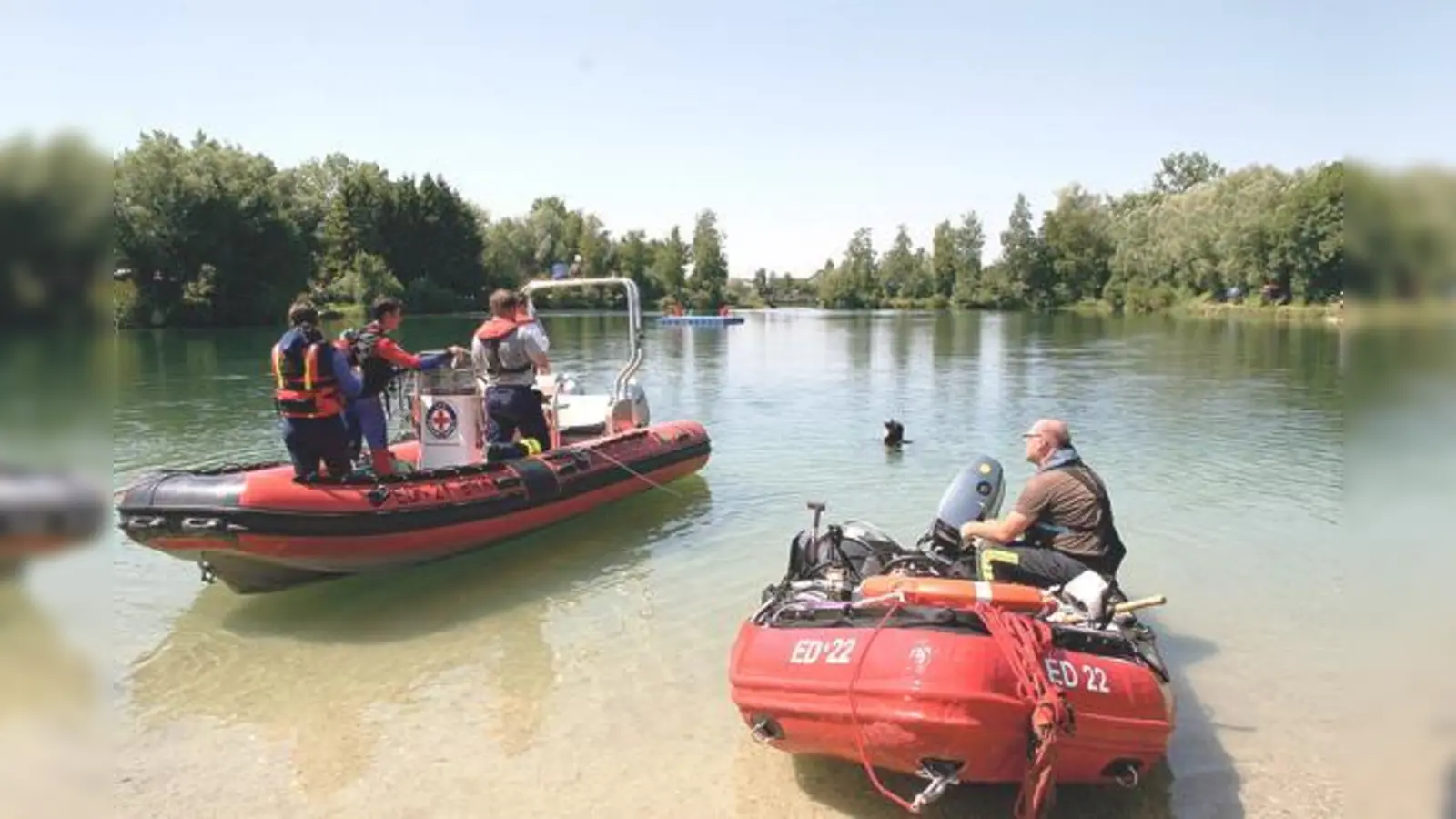 Insgesamt 65 Hilfskräfte waren am vergangenen Samstag am Moosinninger Weiher im Einsatz.	 (Foto: Wasserwacht Erding)