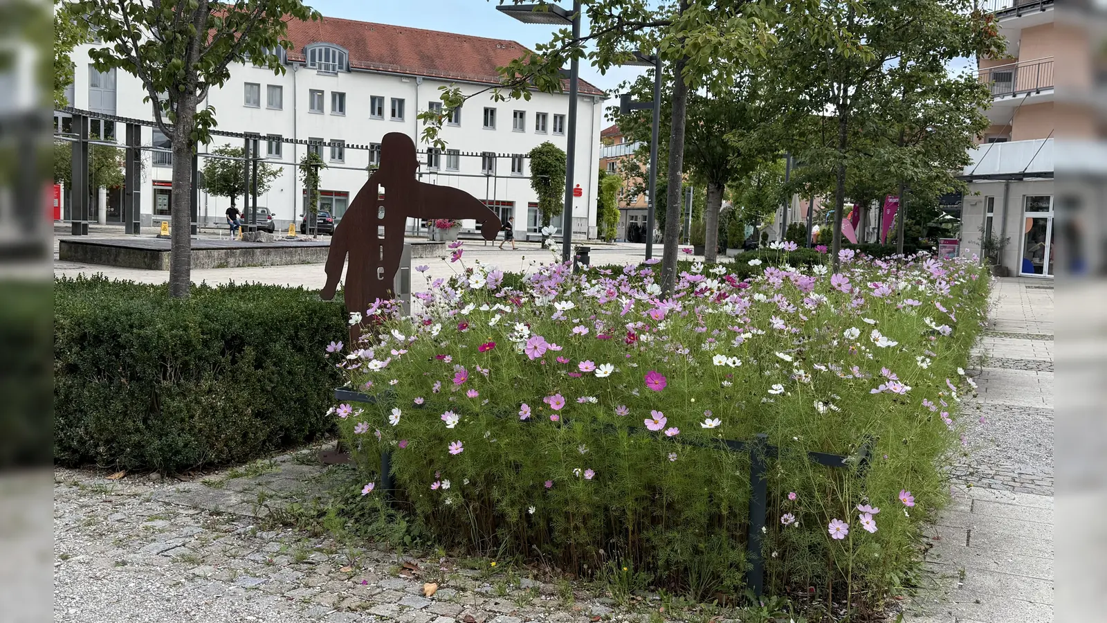 Bäume und Pflanzen spenden Schatten und kühlen die Umgebung ab.  (Foto: pst)