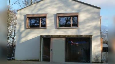 Im Laimer Jugendzentrum ist am Samstag, 22. März, der Film „Liebe, D-Mark und Tod” (2022) zu sehen. (Foto: kö)