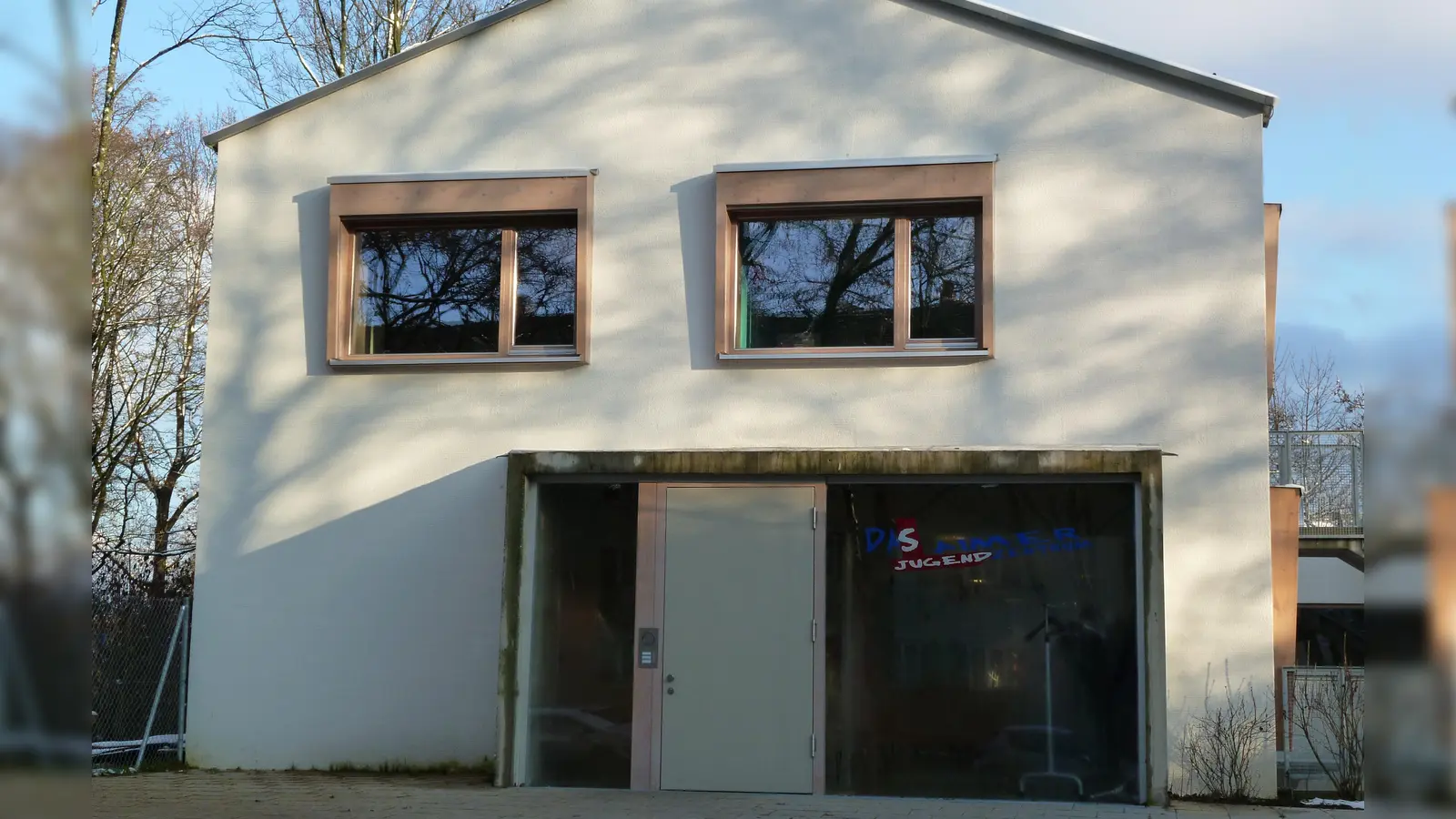 Im Laimer Jugendzentrum ist am Samstag, 22. März, der Film „Liebe, D-Mark und Tod” (2022) zu sehen. (Foto: kö)