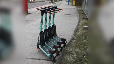 Auch die Fahrt auf dem E-Scooter kann gefährlich sein - vor allem mit Promille. (Symbolbild: job)