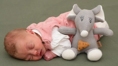 Die kleine Lina war Mitte Oktober das 500. Baby in diesem Jahr, das im Klinikum Freising zur Welt kam. (Foto: Baby Smiley Fotografie)