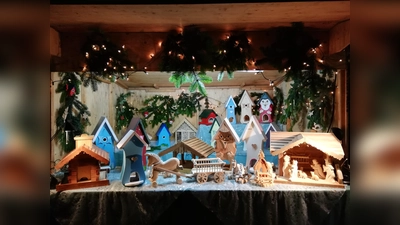 Der Christkindlmarkt startet am Samstag abend mit vielen Angeboten auf dem Pausenhof. (Foto: VA)