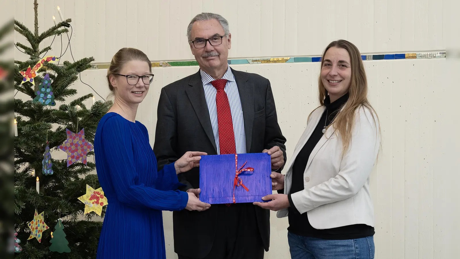 Die Kinderschutzarbeit des Teams um Prof. Mirjam Landgraf wird von der Winheller Rechtsanwaltsgesellschaft mit einer Spende von 3.000 Euro gefördert.  (Foto: Bert Woodward)