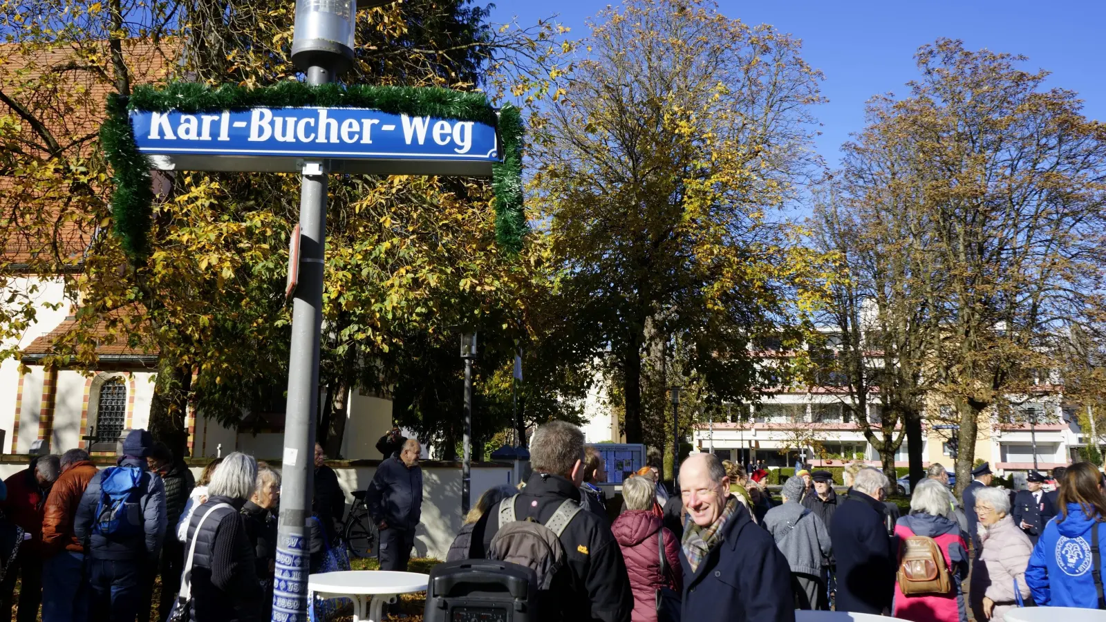 Der Karl-Bucher-Weg verläuft vom Moosacher St.-Martins-Platz zur Franz-Fihl-Straße. (Foto: Jörn Plagmann)
