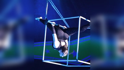 In schwindelerregender Höhe präsentieren die Akrobaten ihr Können. (Foto: Circus Baldoni)