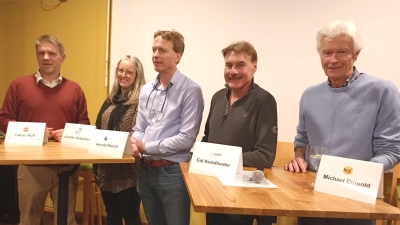 Trafen sich zum Stadtgespräch (v.l.): Tobias Ruff (ÖDP-Stadtrat), Jennifer Getzreiter (Bund Naturschutz), Harald Rösch (Landesbund für Vogelschutz), Edi Knödelseder (ADFC) und Michael Dippold (Puchheimer Klimanetz). (Foto: ubp)