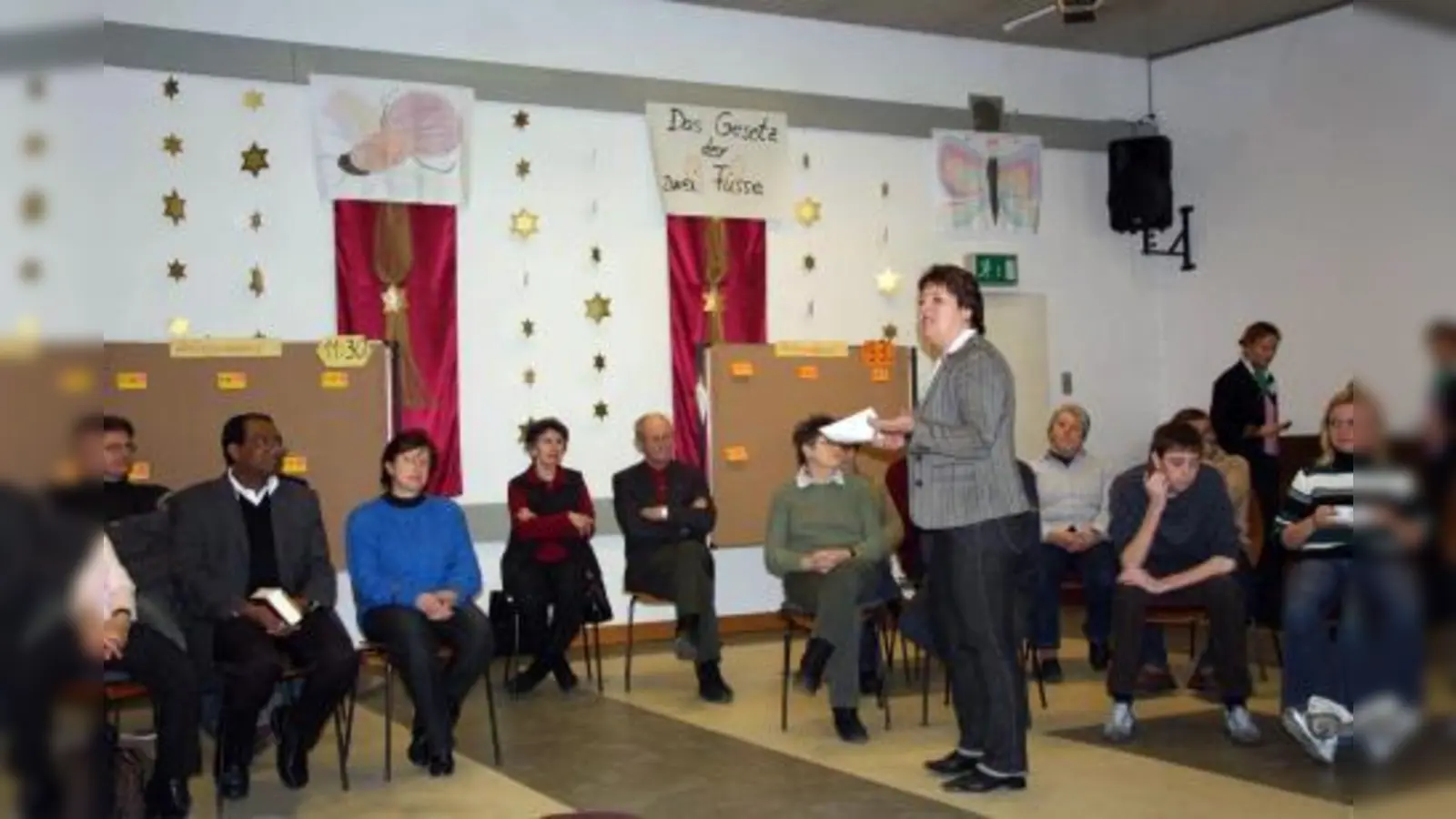 Einen ganzen Tag lang wurden im Pfarrzentrum St. Quirin Wünsche und Anregungen für die Zukunft des Gemeindelebens erarbeitet. (Foto: Christoph Zeitler)