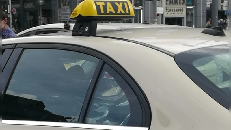 Damit im Taxi- und Mietwagen-Gewerbe wieder Ordnung herrscht, gibt es ab dem 1. Juli eine Preisuntergrenze und neue Tarife. (Foto: ar)