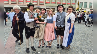 1. Vorstand des Gärtner-Vereins München, Veronika Grebl-Drexler, mit Sohn Ludwig, Michael, Sebastian, Maria Drexler und Sabrina Pfrang. (Foto: Klara Drexler )