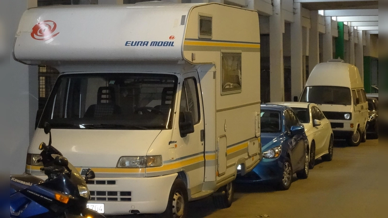 Auf öffentlichem Gelände abgestellte Wohnmobile werden leicht zur Beute von Kriminellen. (Symbolbild: tab)