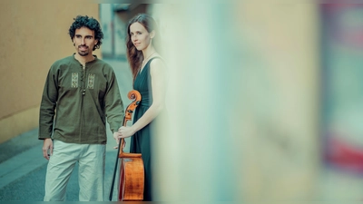Danilo Cabaluz (Gitarre) und Julia Willeitner (Violoncello) zu Gast in St. Aegidius. (Foto: VA)