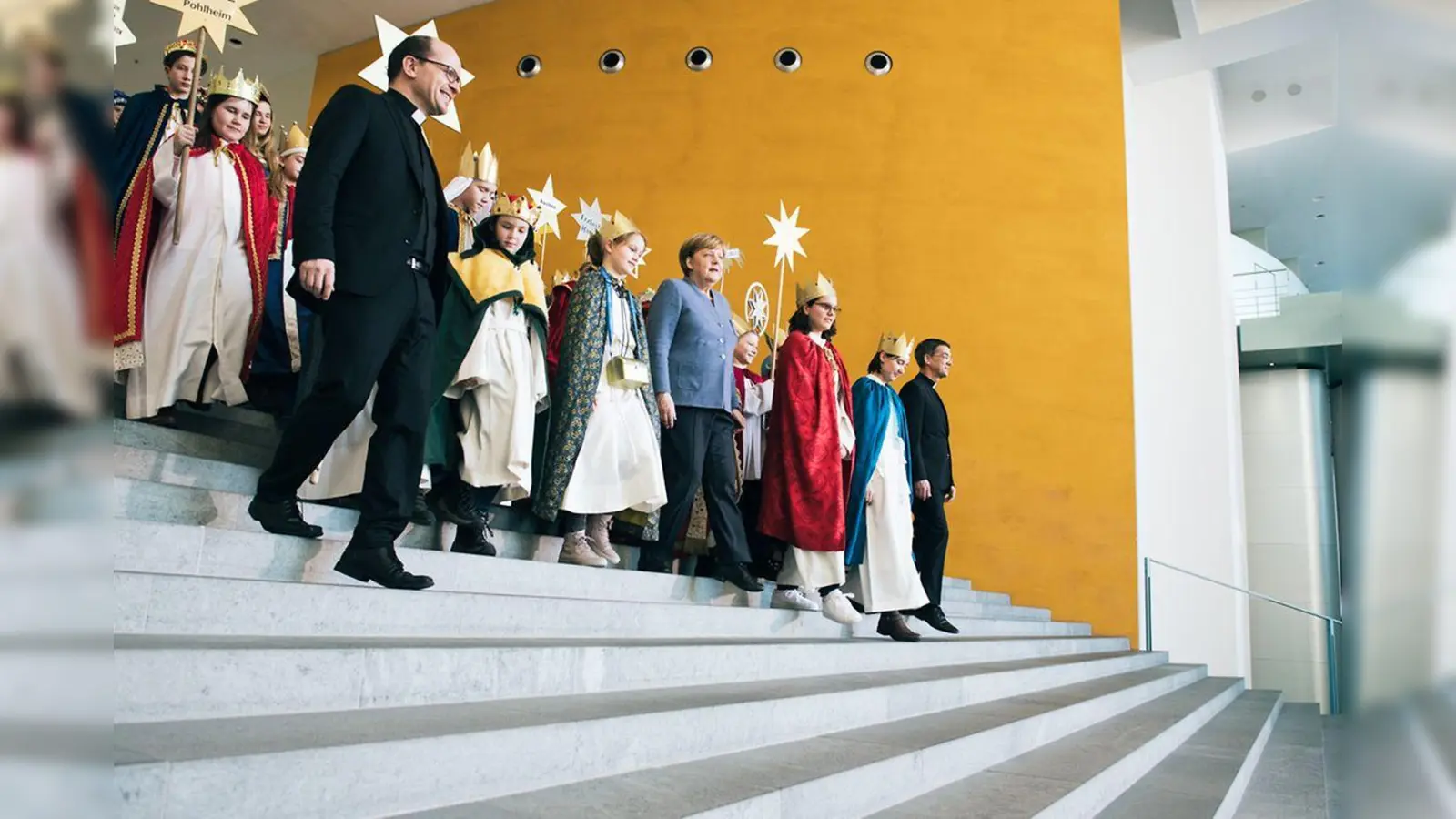 Jedes Jahr werden Sternsingergruppen aus ganz Deutschland im Bundeskanzleramt in Berlin empfangen. In diesem Jahr vertritt eine Gruppe aus der Pfarrei Christus Erlöser aus Neuperlach das Erzbistum in Berlin. (Foto: Bundesregierung/Zahn)